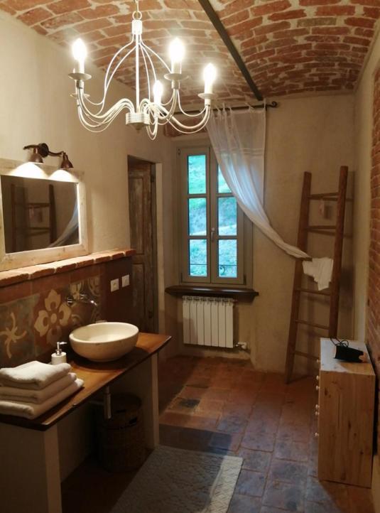 La Casa In Collina Bed & Breakfast Cinzano Eksteriør bilde